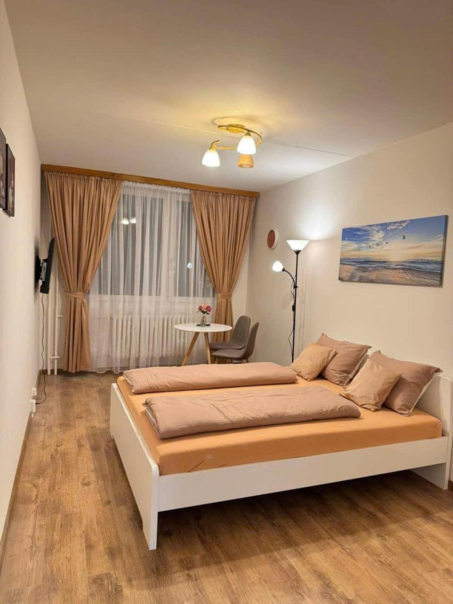 דירות פראג Apart For Rent Near Center מראה חיצוני תמונה